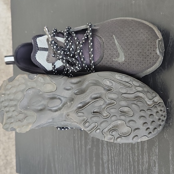 Nike React Presto - Picture 2 of 3